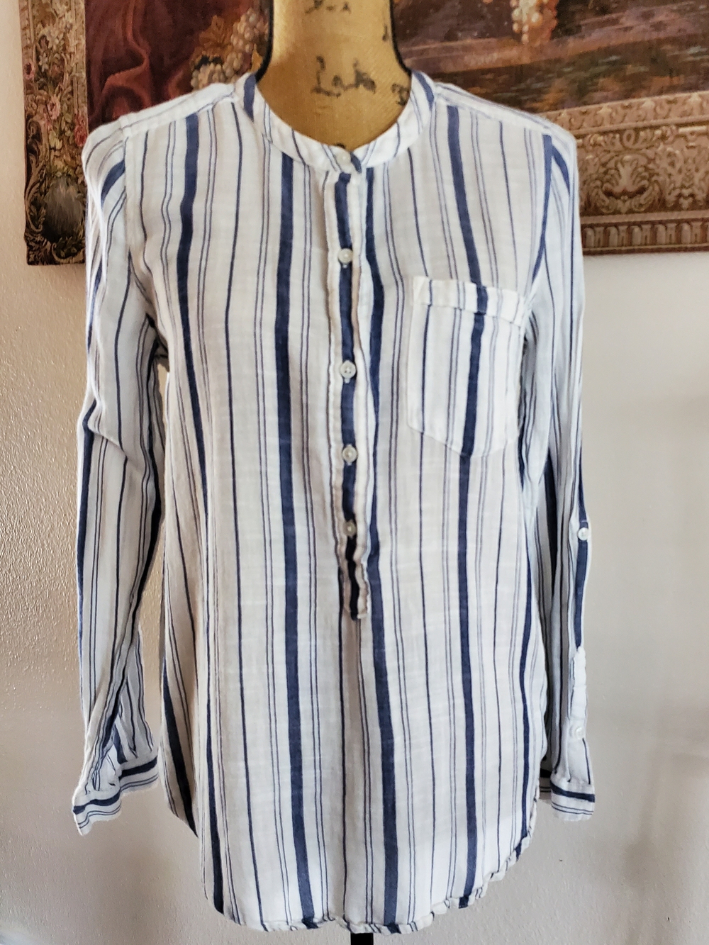 Lucky Brand White and Blue Vertical Stripe Button-Up Shirt M